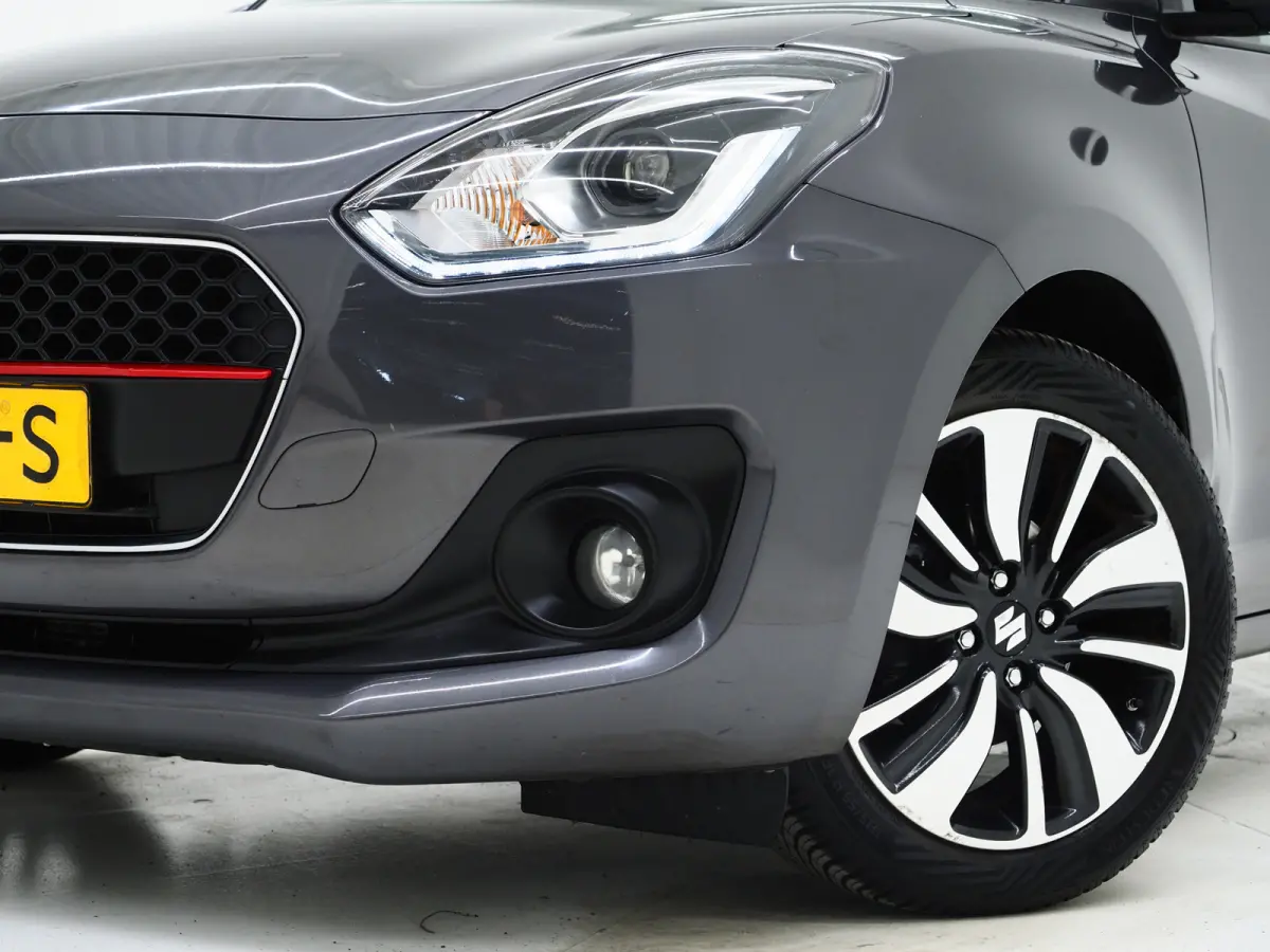 1.0 Style Smart Hybrid | Camera | Stoelverwarming | Keyless | Adaptive Cruise | Climate | LED | Carplay