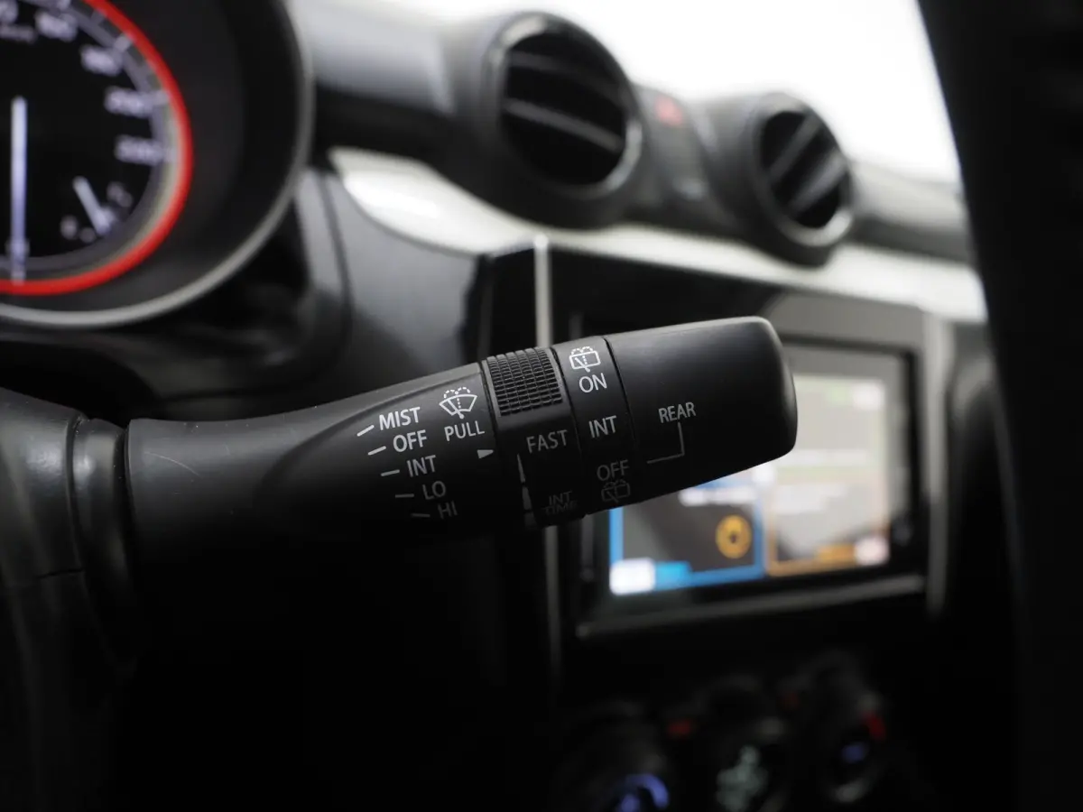 1.0 Style Smart Hybrid | Camera | Stoelverwarming | Keyless | Adaptive Cruise | Climate | LED | Carplay