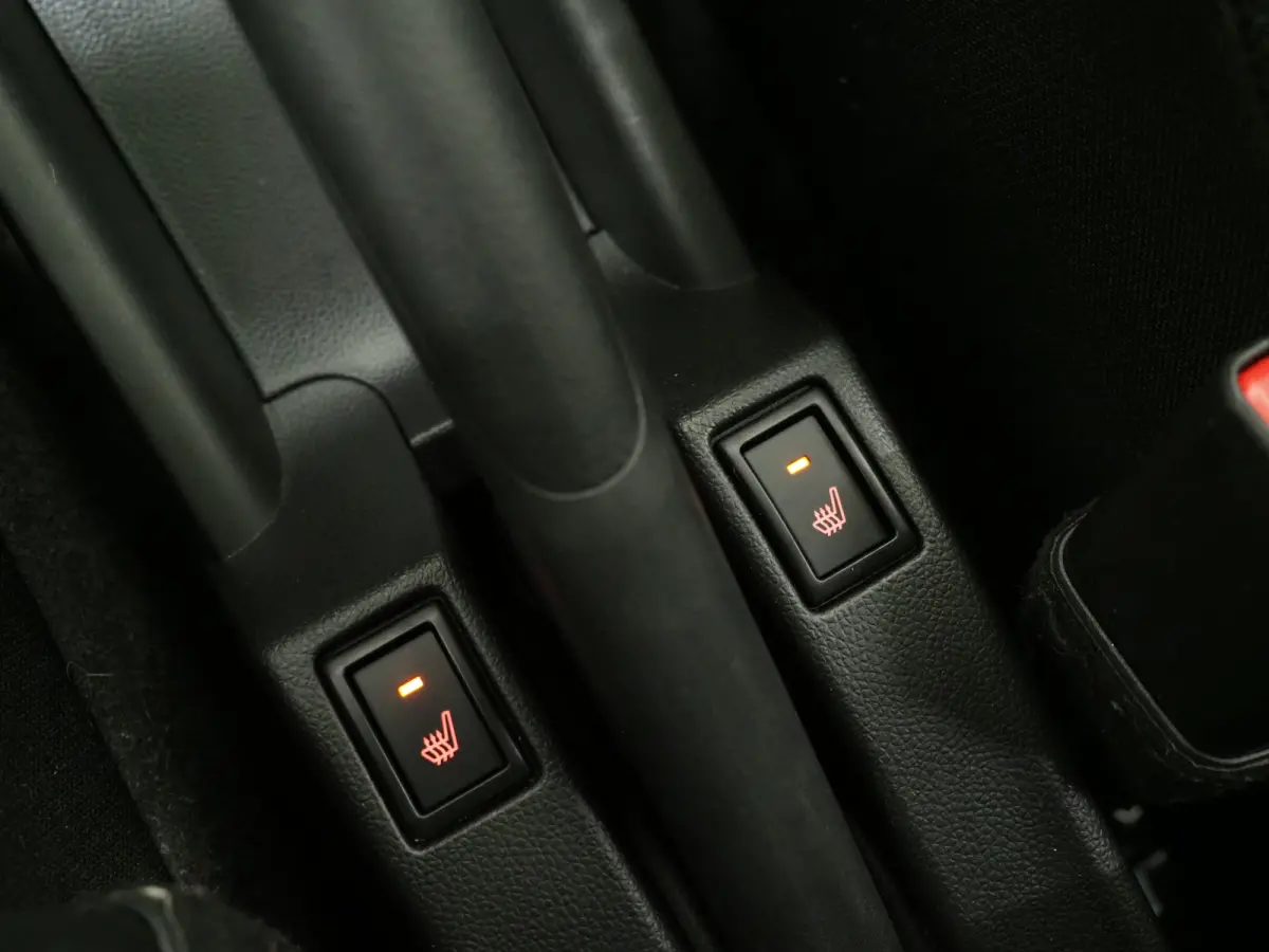 1.0 Style Smart Hybrid | Camera | Stoelverwarming | Keyless | Adaptive Cruise | Climate | LED | Carplay