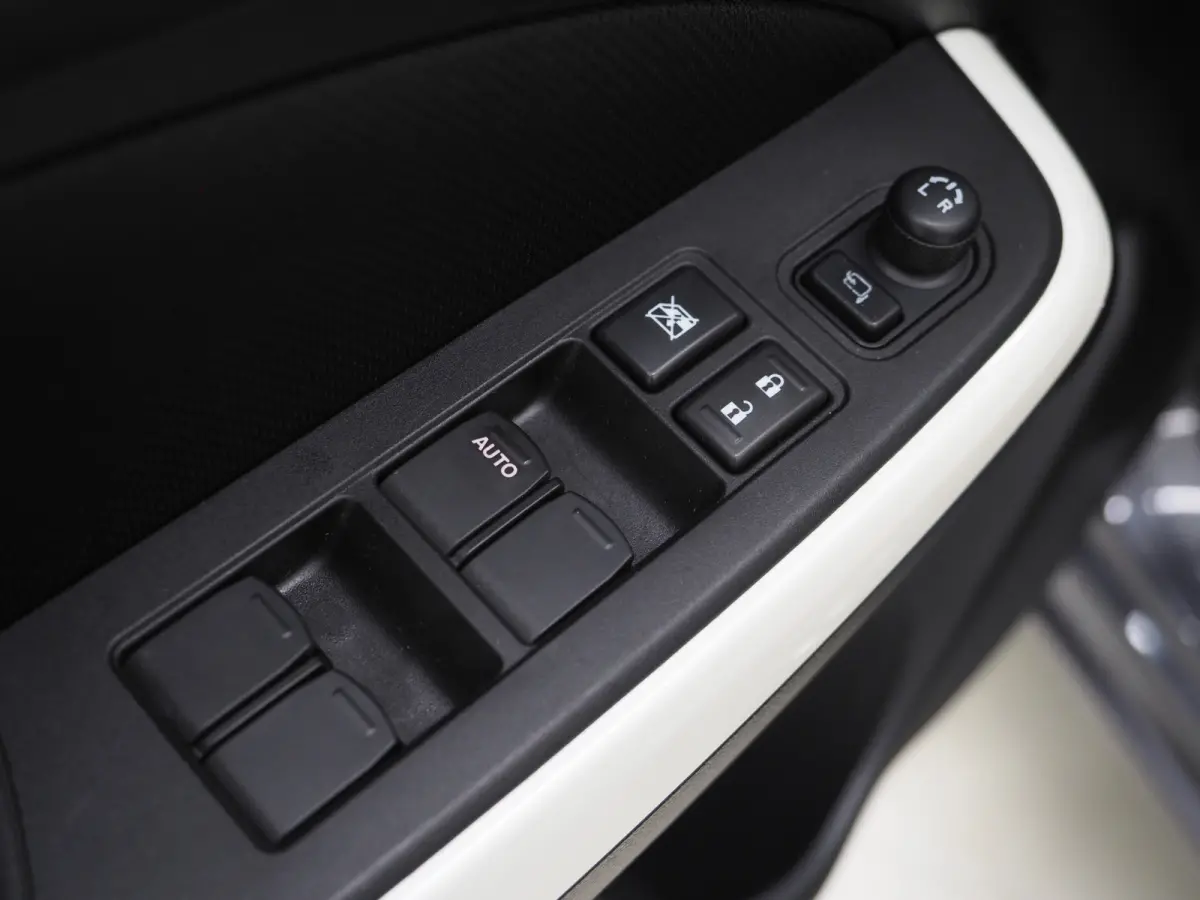 1.0 Style Smart Hybrid | Camera | Stoelverwarming | Keyless | Adaptive Cruise | Climate | LED | Carplay