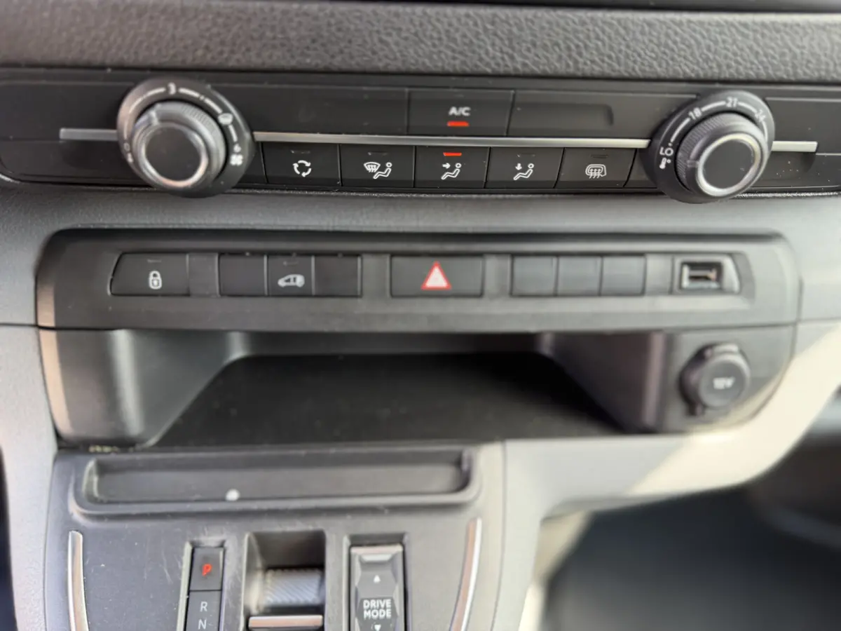 Standard Premium 136 PK 75 kWh CarPlay/Cruise control/achteruitrij camera