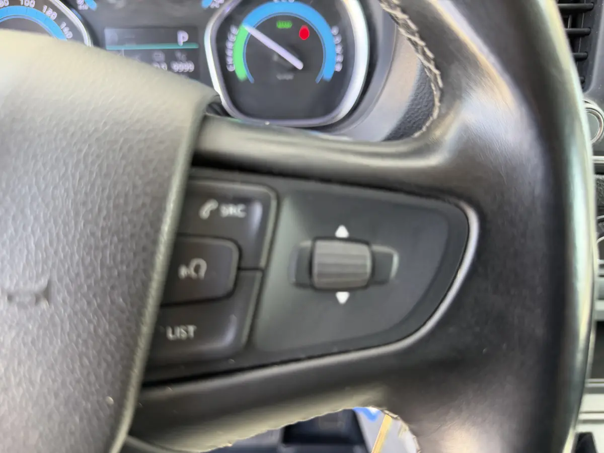 Standard Premium 136 PK 75 kWh CarPlay/Cruise control/achteruitrij camera