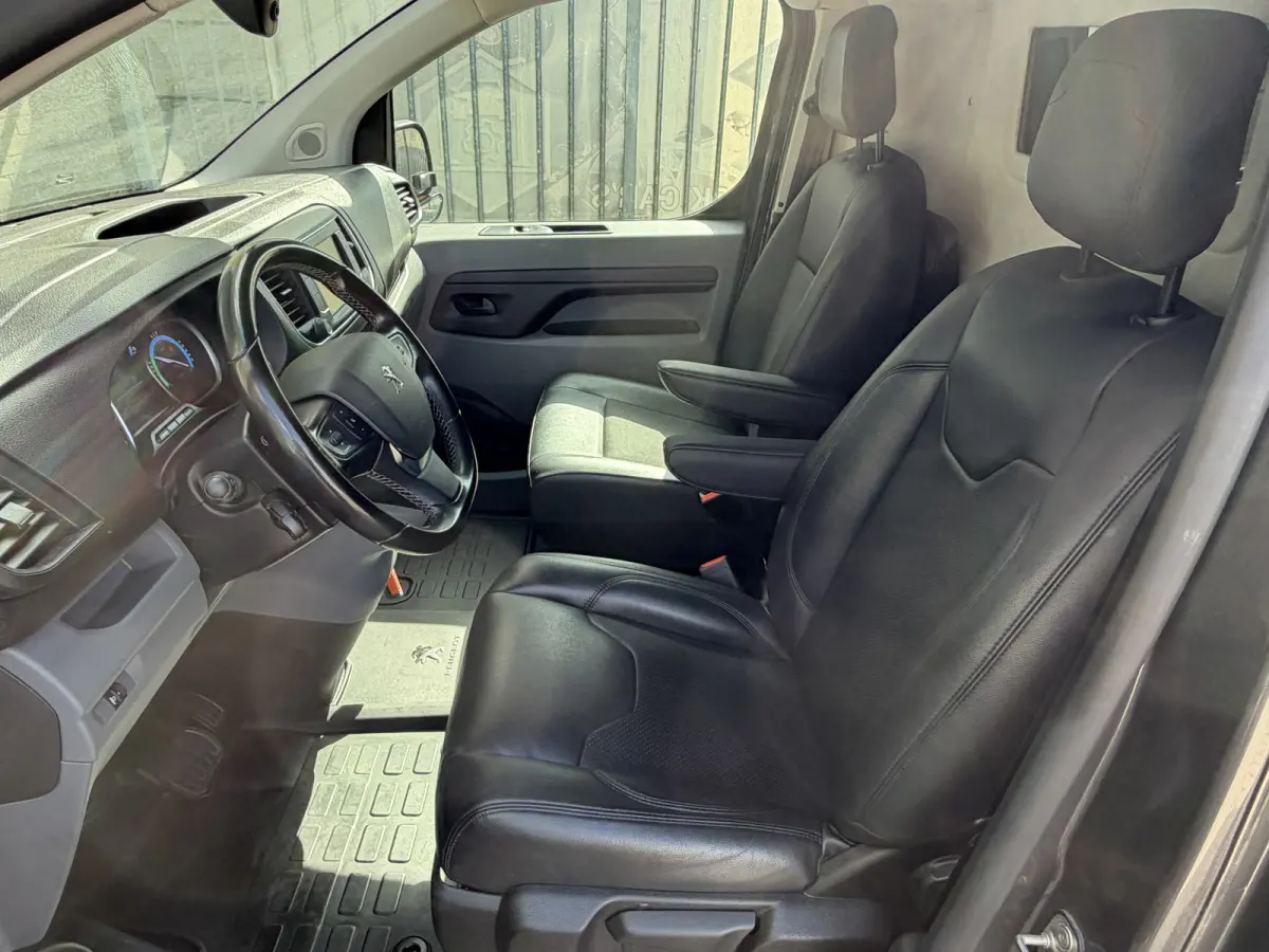 Standard Premium 136 PK 75 kWh CarPlay/Cruise control/achteruitrij camera