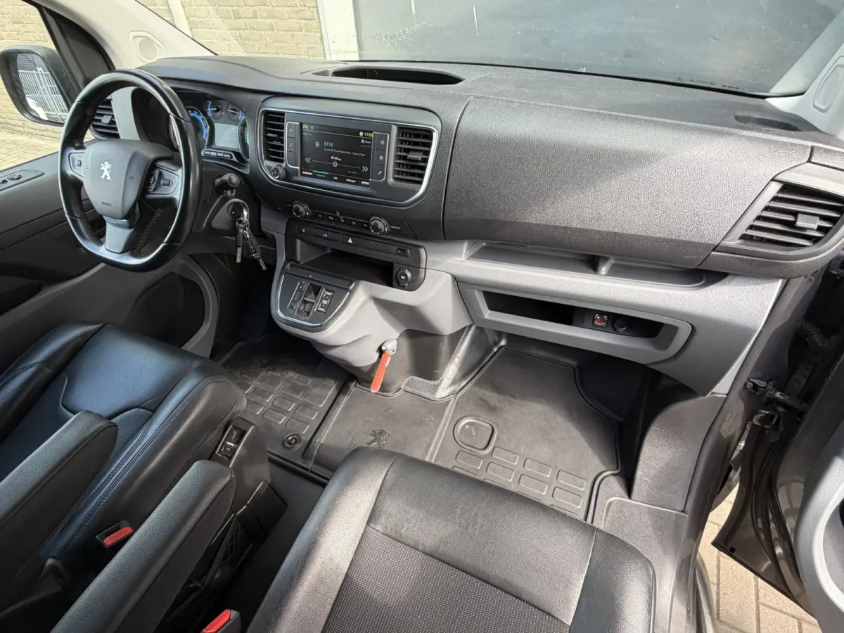 Standard Premium 136 PK 75 kWh CarPlay/Cruise control/achteruitrij camera