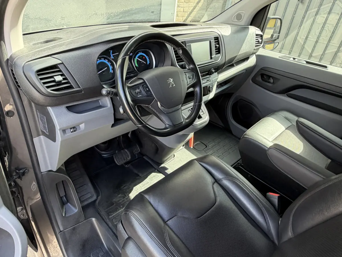 Standard Premium 136 PK 75 kWh CarPlay/Cruise control/achteruitrij camera