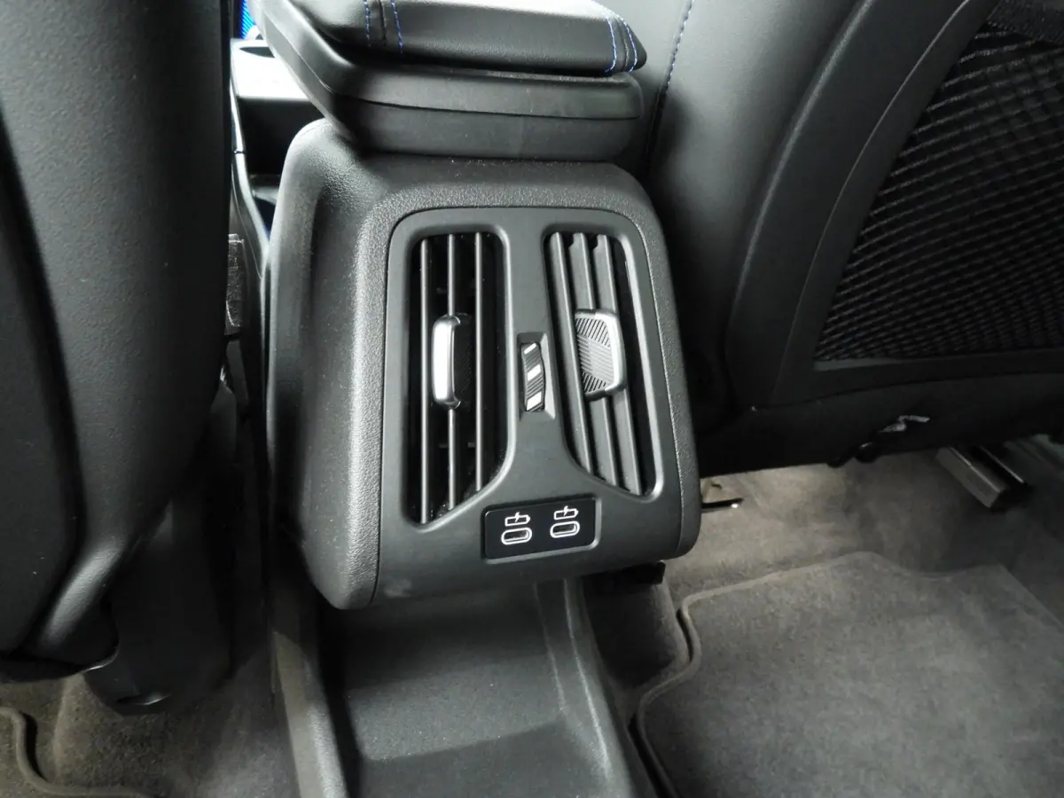 sDrive20i | M-Sportpakket | LED | Navigatie | Sportstoelen | Stoelverwarming | Keyles go | DAB | Alu 19 inch