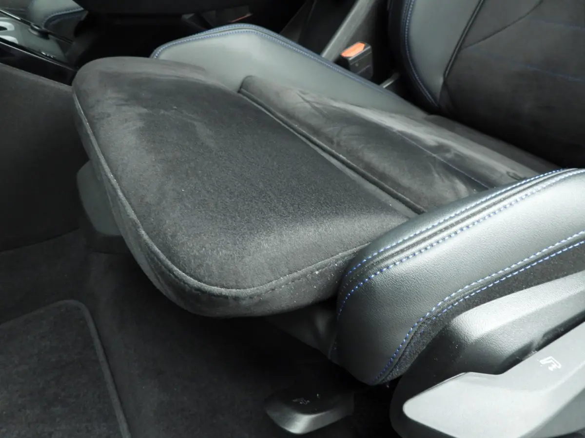 sDrive20i | M-Sportpakket | LED | Navigatie | Sportstoelen | Stoelverwarming | Keyles go | DAB | Alu 19 inch