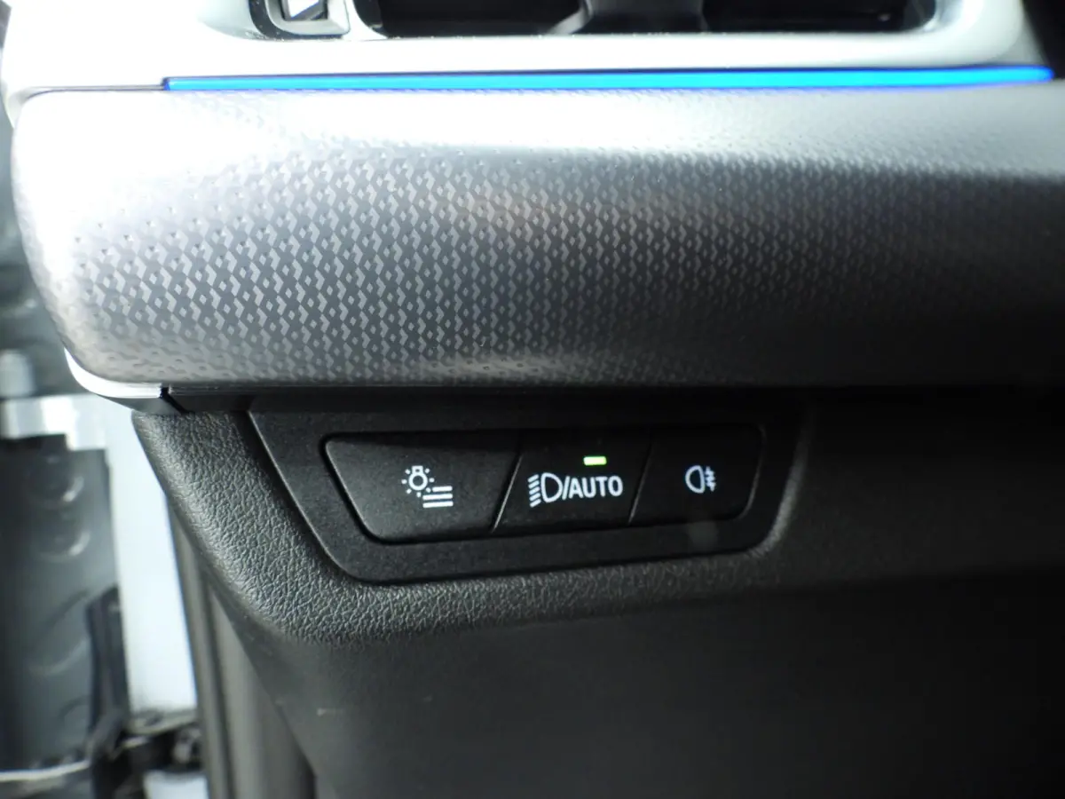 sDrive20i | M-Sportpakket | LED | Navigatie | Sportstoelen | Stoelverwarming | Keyles go | DAB | Alu 19 inch