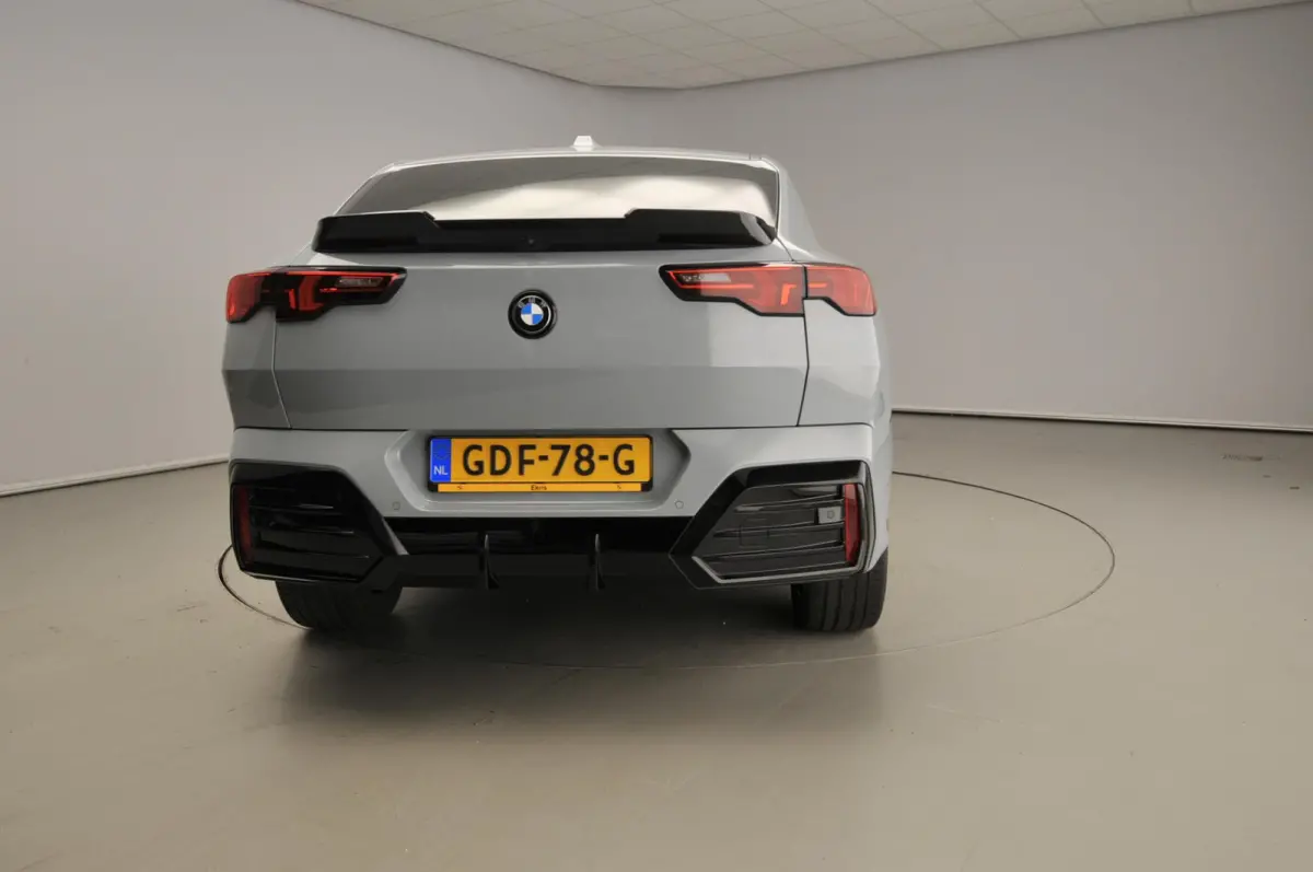 sDrive20i | M-Sportpakket | LED | Navigatie | Sportstoelen | Stoelverwarming | Keyles go | DAB | Alu 19 inch