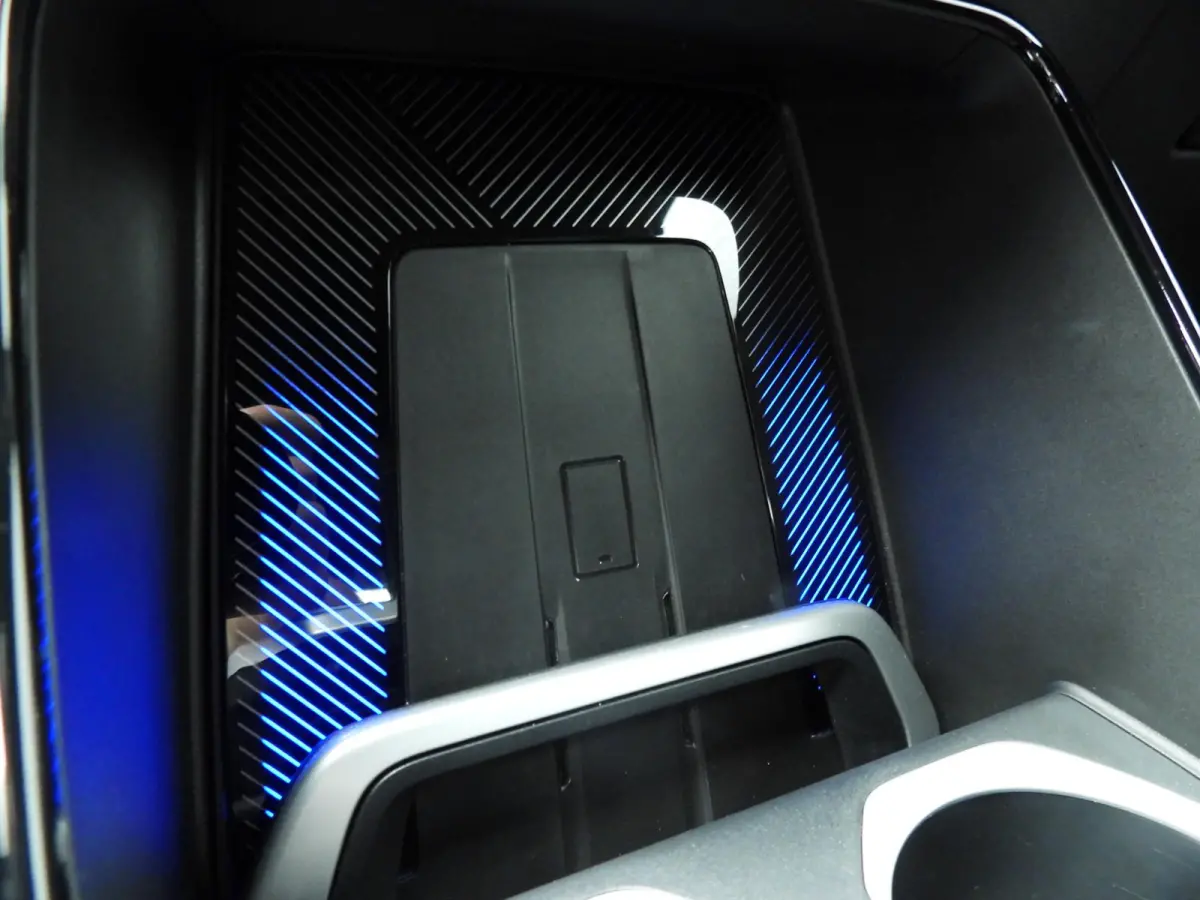 sDrive20i | M-Sportpakket | LED | Navigatie | Sportstoelen | Stoelverwarming | Keyles go | DAB | Alu 19 inch