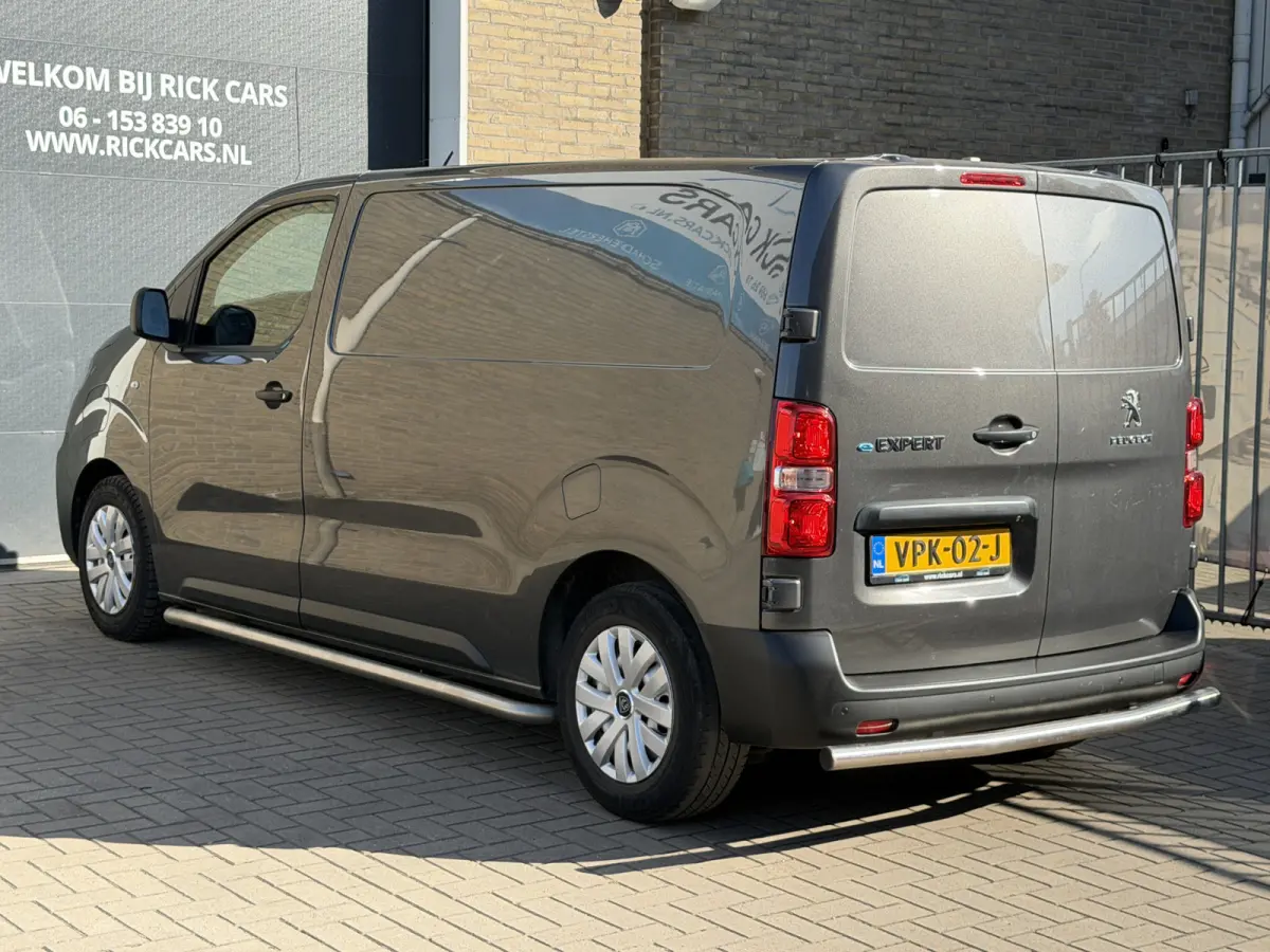 Standard Premium 75 kWh Cruise Control/achteruitrijcamera