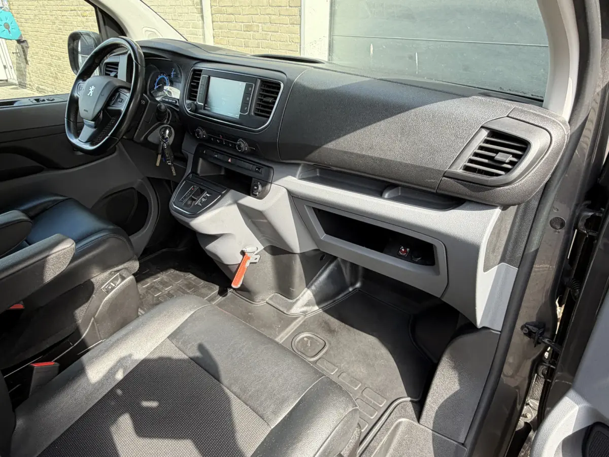 Standard Premium 75 kWh Cruise Control/achteruitrijcamera