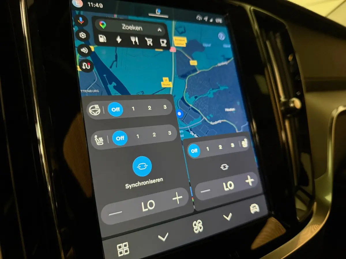 T6 AWD Recharge Ultra Dark | Trekhaak | Schuifdak | Head-Up Display | Harman Kardon | Adaptieve Cruise Control | Stoelverwarming voor+achter | Stuurwielverwarming | Full LED Meesturende kopl