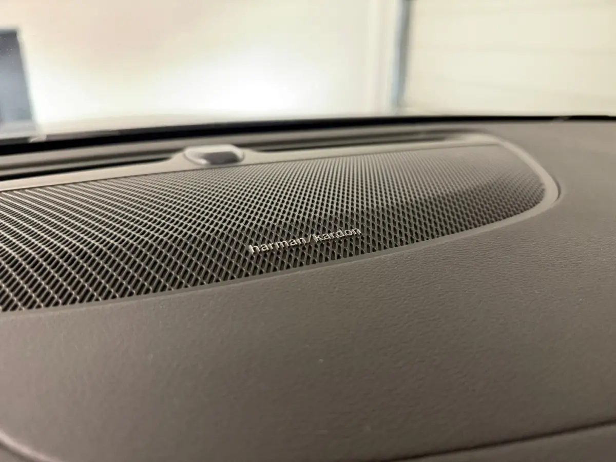 T6 AWD Recharge Ultra Dark | Trekhaak | Schuifdak | Head-Up Display | Harman Kardon | Adaptieve Cruise Control | Stoelverwarming voor+achter | Stuurwielverwarming | Full LED Meesturende kopl