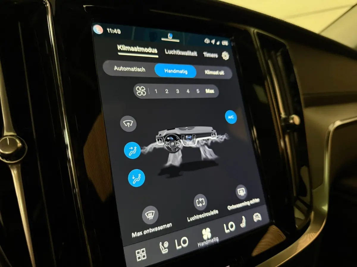 T6 AWD Recharge Ultra Dark | Trekhaak | Schuifdak | Head-Up Display | Harman Kardon | Adaptieve Cruise Control | Stoelverwarming voor+achter | Stuurwielverwarming | Full LED Meesturende kopl