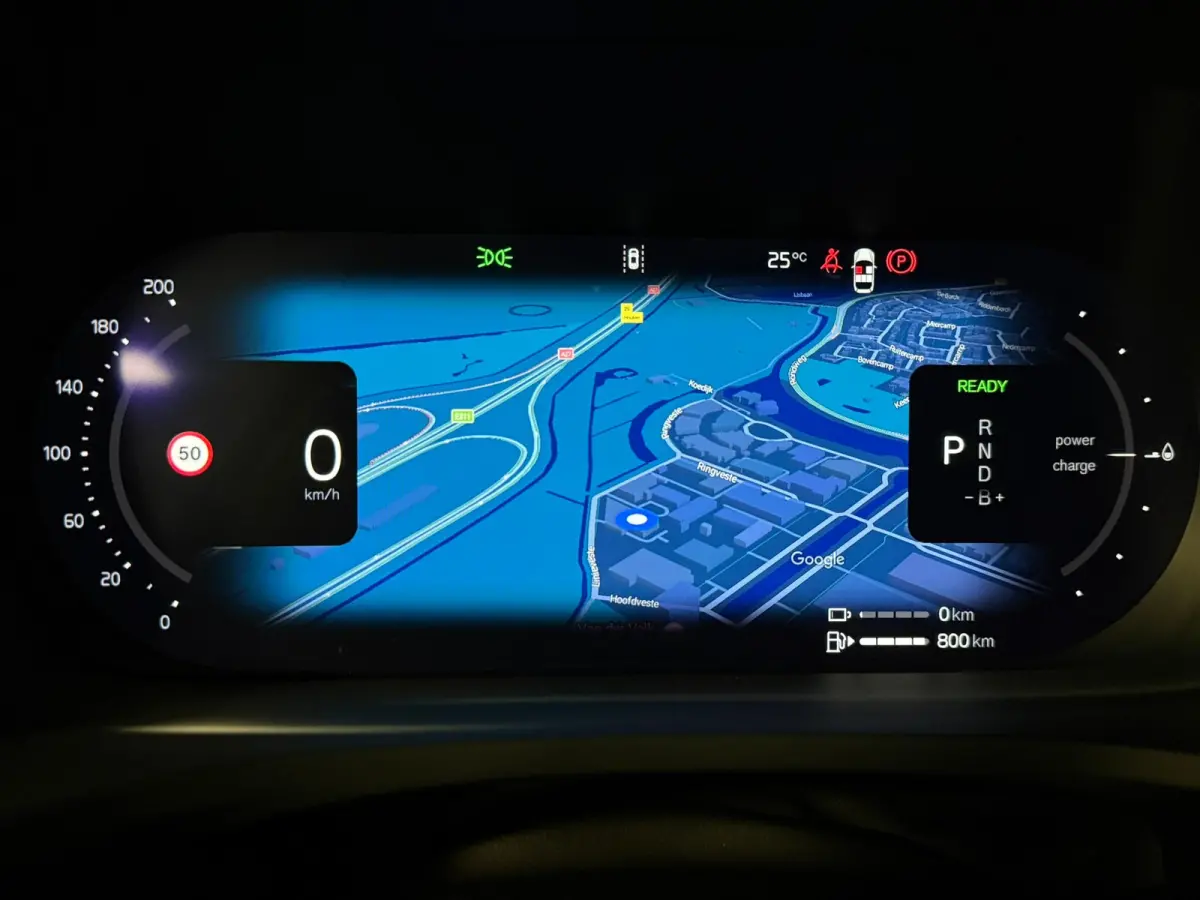 T6 AWD Recharge Ultra Dark | Trekhaak | Schuifdak | Head-Up Display | Harman Kardon | Adaptieve Cruise Control | Stoelverwarming voor+achter | Stuurwielverwarming | Full LED Meesturende kopl