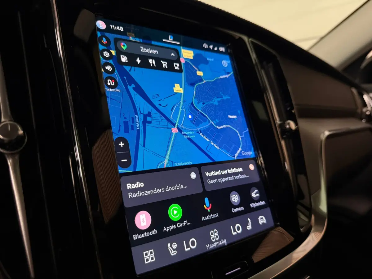 T6 AWD Recharge Ultra Dark | Trekhaak | Schuifdak | Head-Up Display | Harman Kardon | Adaptieve Cruise Control | Stoelverwarming voor+achter | Stuurwielverwarming | Full LED Meesturende kopl