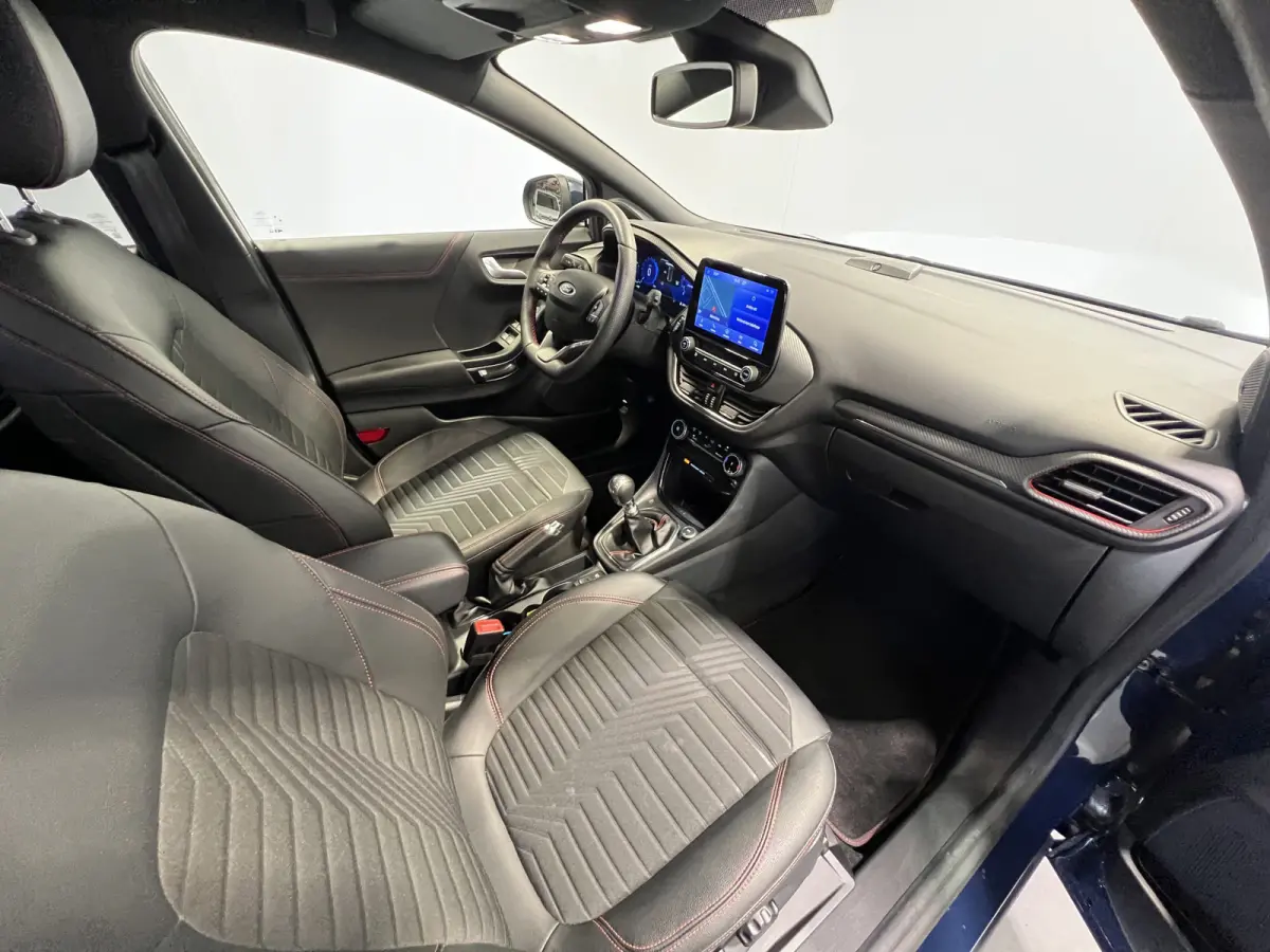 1.0 EcoBoost ST-Line X | Navigatie/Android/Apple Carplay | LM Velgen 18" | Cruise Control | Airco | LED Koplampen | Lederen/Stoffen Bekleding |