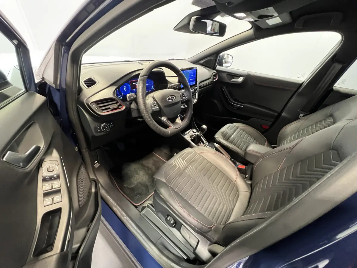 1.0 EcoBoost ST-Line X | Navigatie/Android/Apple Carplay | LM Velgen 18" | Cruise Control | Airco | LED Koplampen | Lederen/Stoffen Bekleding |
