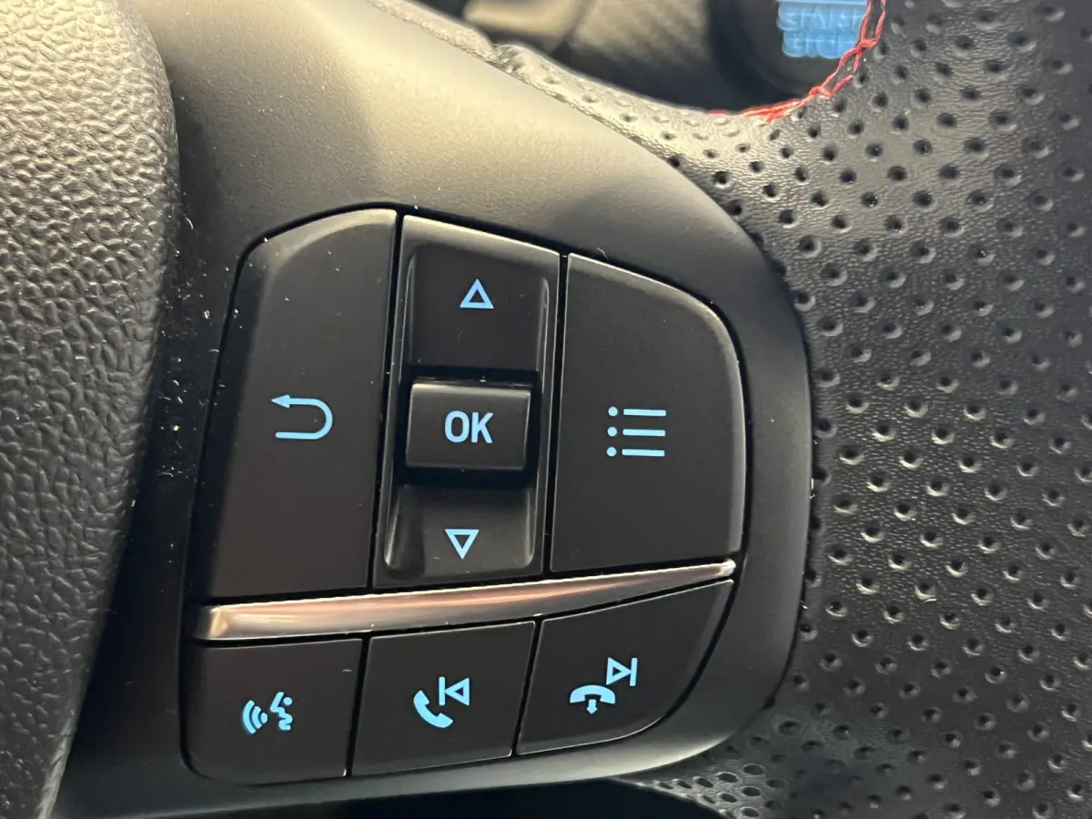 1.0 EcoBoost ST-Line X | Navigatie/Android/Apple Carplay | LM Velgen 18" | Cruise Control | Airco | LED Koplampen | Lederen/Stoffen Bekleding |