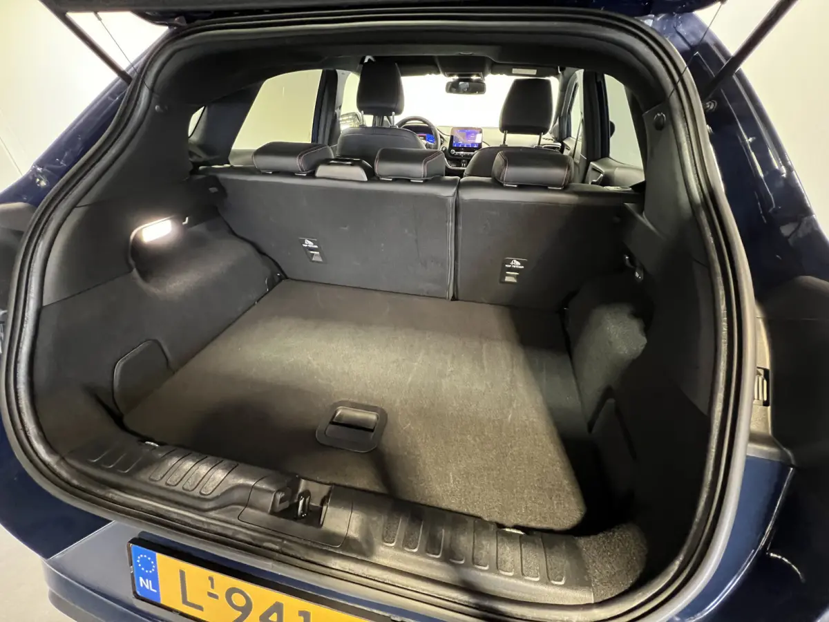 1.0 EcoBoost ST-Line X | Navigatie/Android/Apple Carplay | LM Velgen 18" | Cruise Control | Airco | LED Koplampen | Lederen/Stoffen Bekleding |