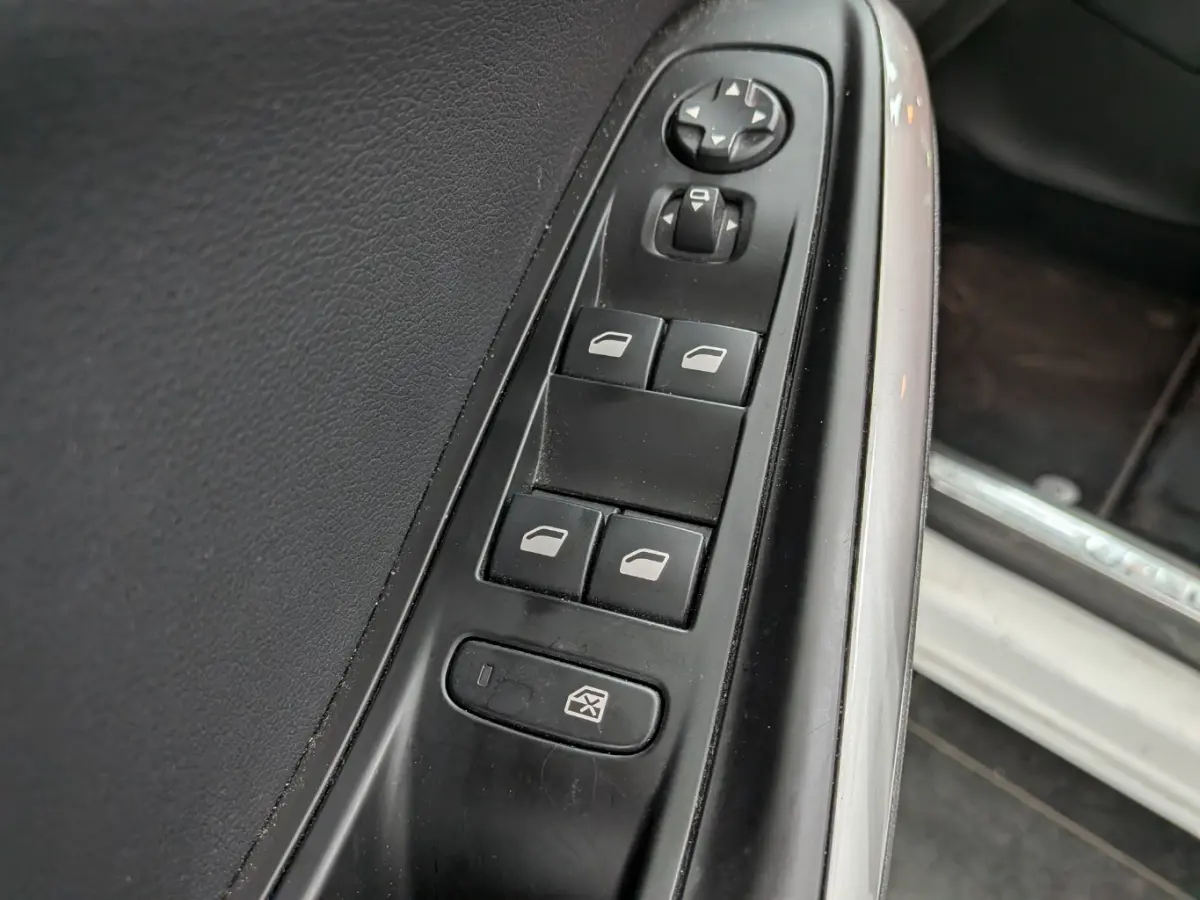 1.6 Turbo Plug-In Hybrid Ultimate | Achteruitrijcamera | Alcantara bekleding | Cruise control adaptief met Stop&Go en stuurhulp