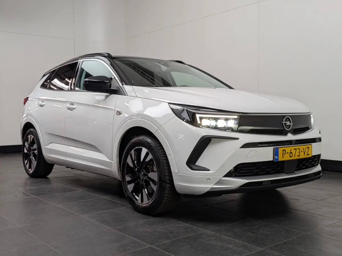 1.6 Turbo Plug-In Hybrid Ultimate | Achteruitrijcamera | Alcantara bekleding | Cruise control adaptief met Stop&Go en stuurhulp
