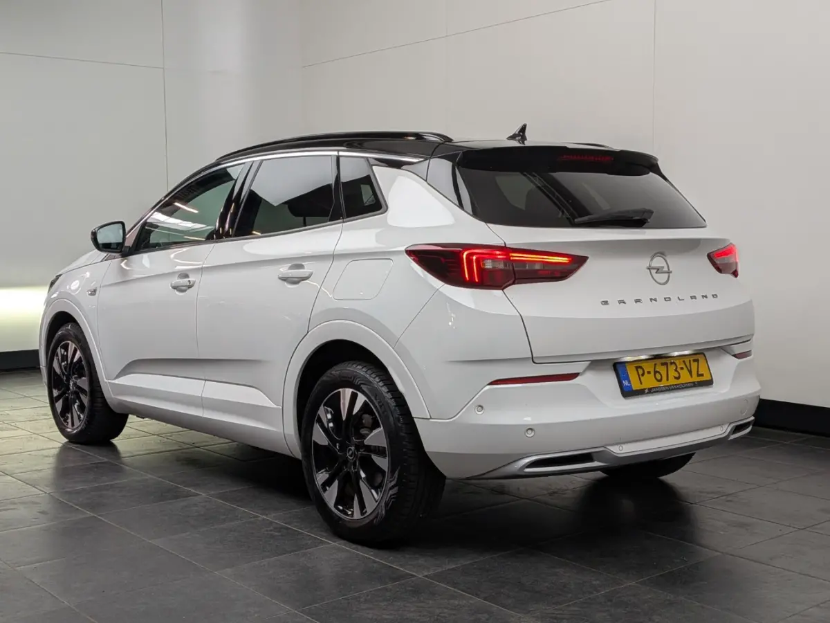 1.6 Turbo Plug-In Hybrid Ultimate | Achteruitrijcamera | Alcantara bekleding | Cruise control adaptief met Stop&Go en stuurhulp