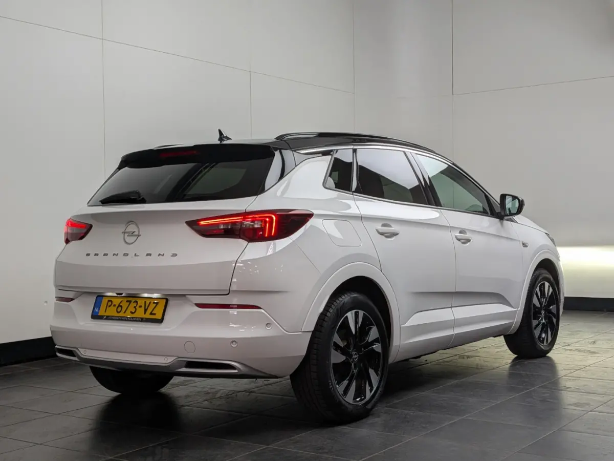 1.6 Turbo Plug-In Hybrid Ultimate | Achteruitrijcamera | Alcantara bekleding | Cruise control adaptief met Stop&Go en stuurhulp