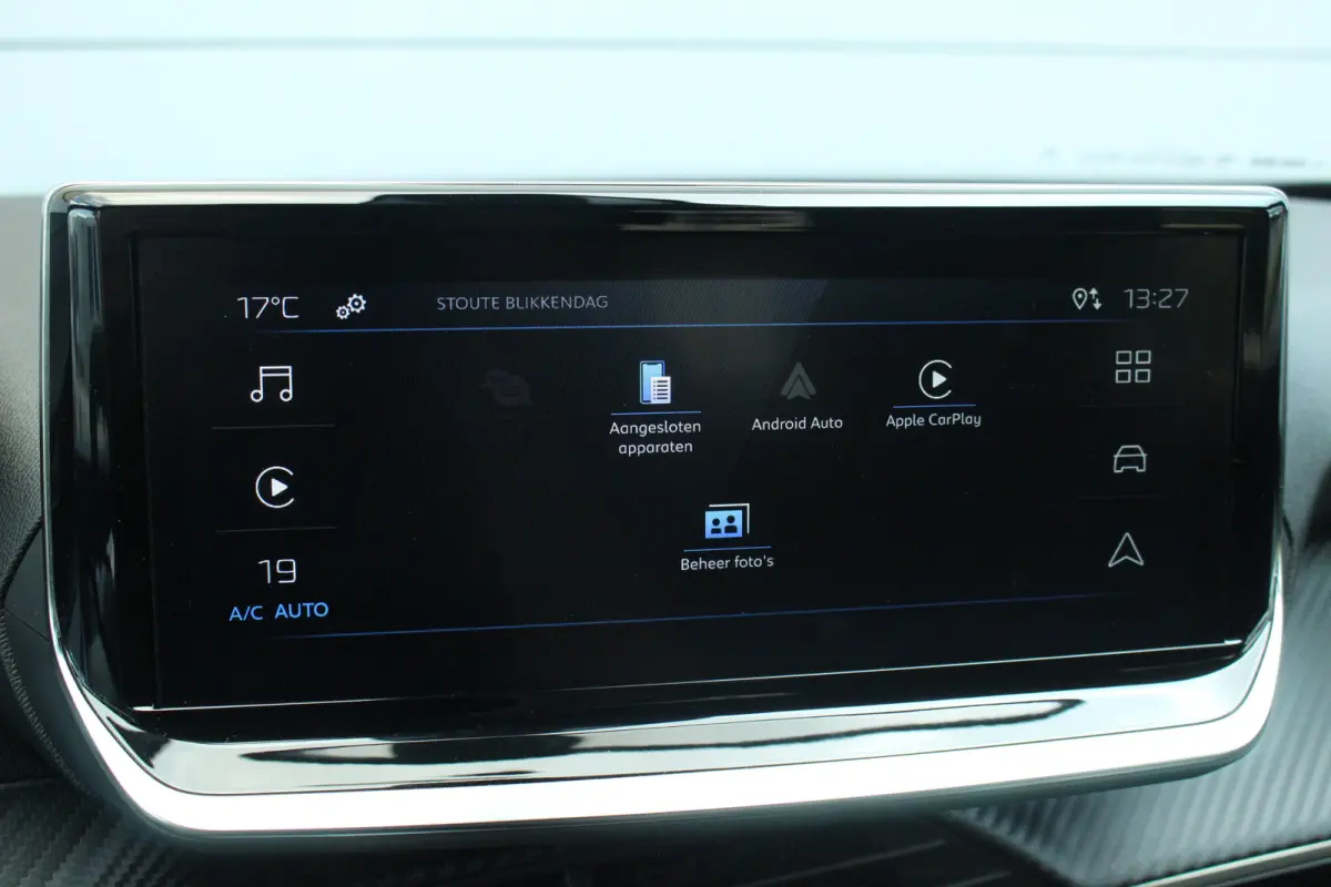 1.2 Hybrid 145 PK Style | Climate & Cruise C. | CarPlay | LED | DAB + | Climate & Cruise C. | CarPlay | LED | DAB + |