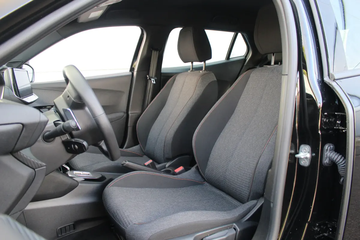 1.2 Hybrid 145 PK Style | Climate & Cruise C. | CarPlay | LED | DAB + | Climate & Cruise C. | CarPlay | LED | DAB + |