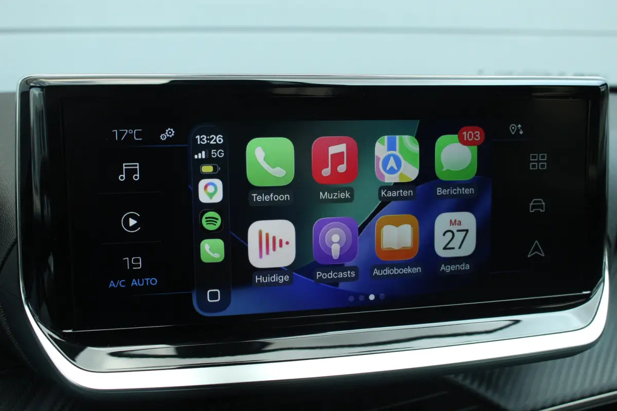 1.2 Hybrid 145 PK Style | Climate & Cruise C. | CarPlay | LED | DAB + | Climate & Cruise C. | CarPlay | LED | DAB + |