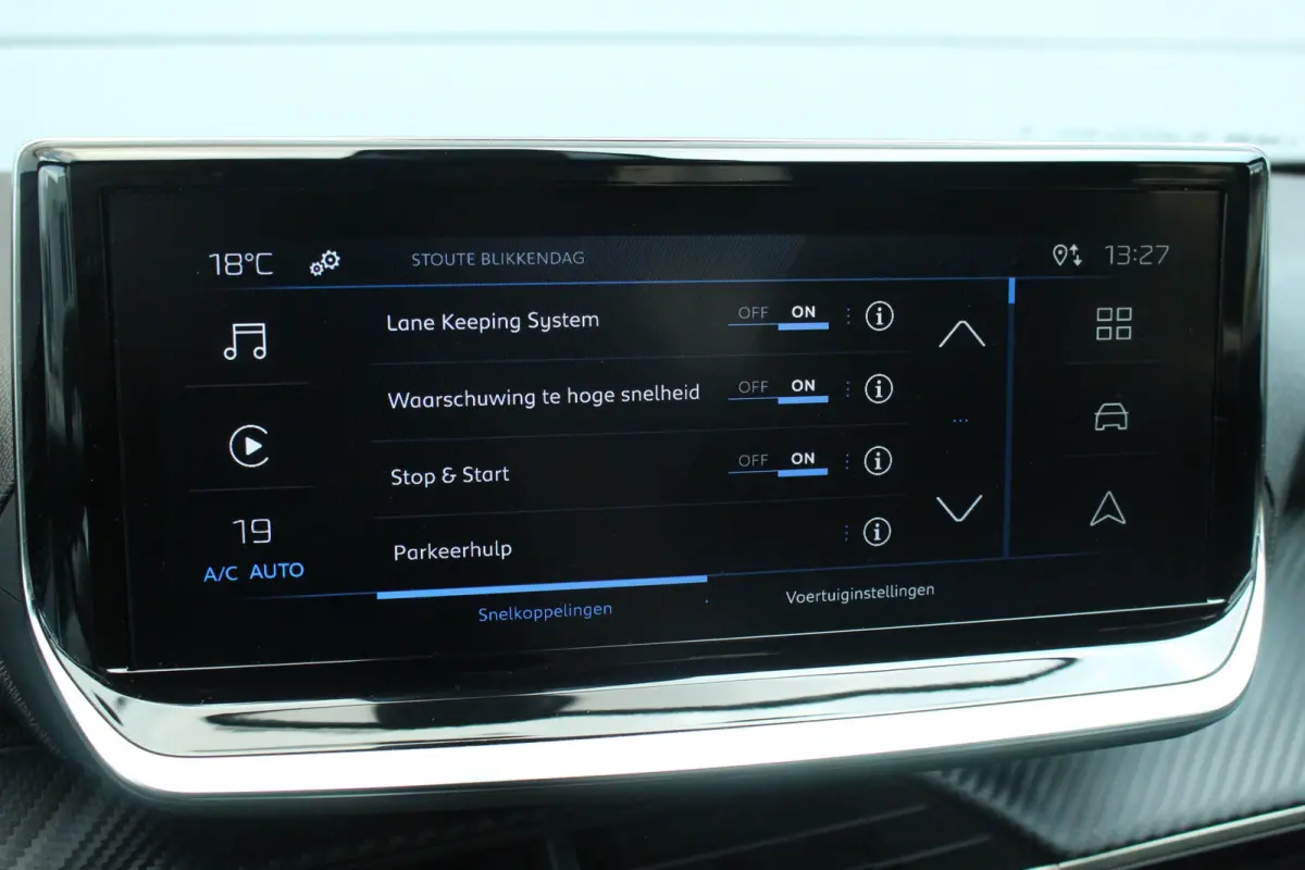 1.2 Hybrid 145 PK Style | Climate & Cruise C. | CarPlay | LED | DAB + | Climate & Cruise C. | CarPlay | LED | DAB + |
