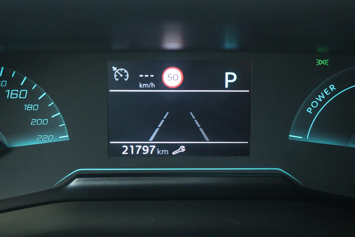 1.2 Hybrid 145 PK Style | Climate & Cruise C. | CarPlay | LED | DAB + | Climate & Cruise C. | CarPlay | LED | DAB + |
