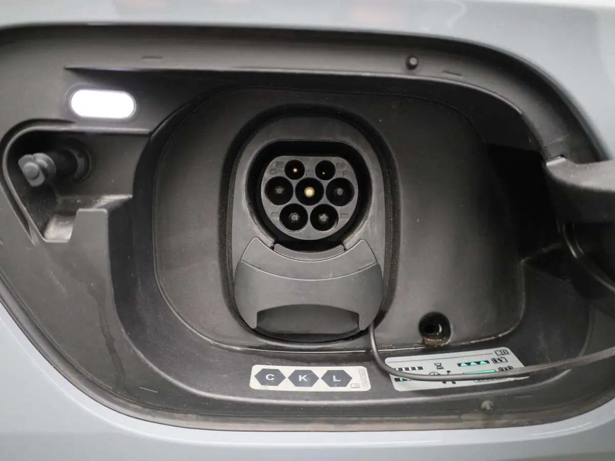 ID.5 Pro 77 kWh 204 PK| Dealeronderhouden | Navigatie | Achteruitrijcamera | Stoelverwarming | Keyless Access | Stuurwielverwarming