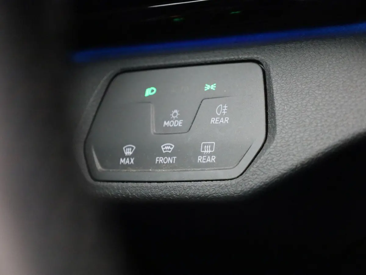 ID.5 Pro 77 kWh 204 PK| Dealeronderhouden | Navigatie | Achteruitrijcamera | Stoelverwarming | Keyless Access | Stuurwielverwarming