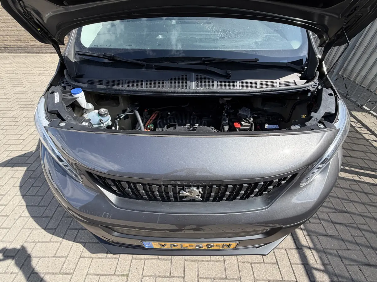 Standard Premium 136 PK 75 kWh Cruise Control