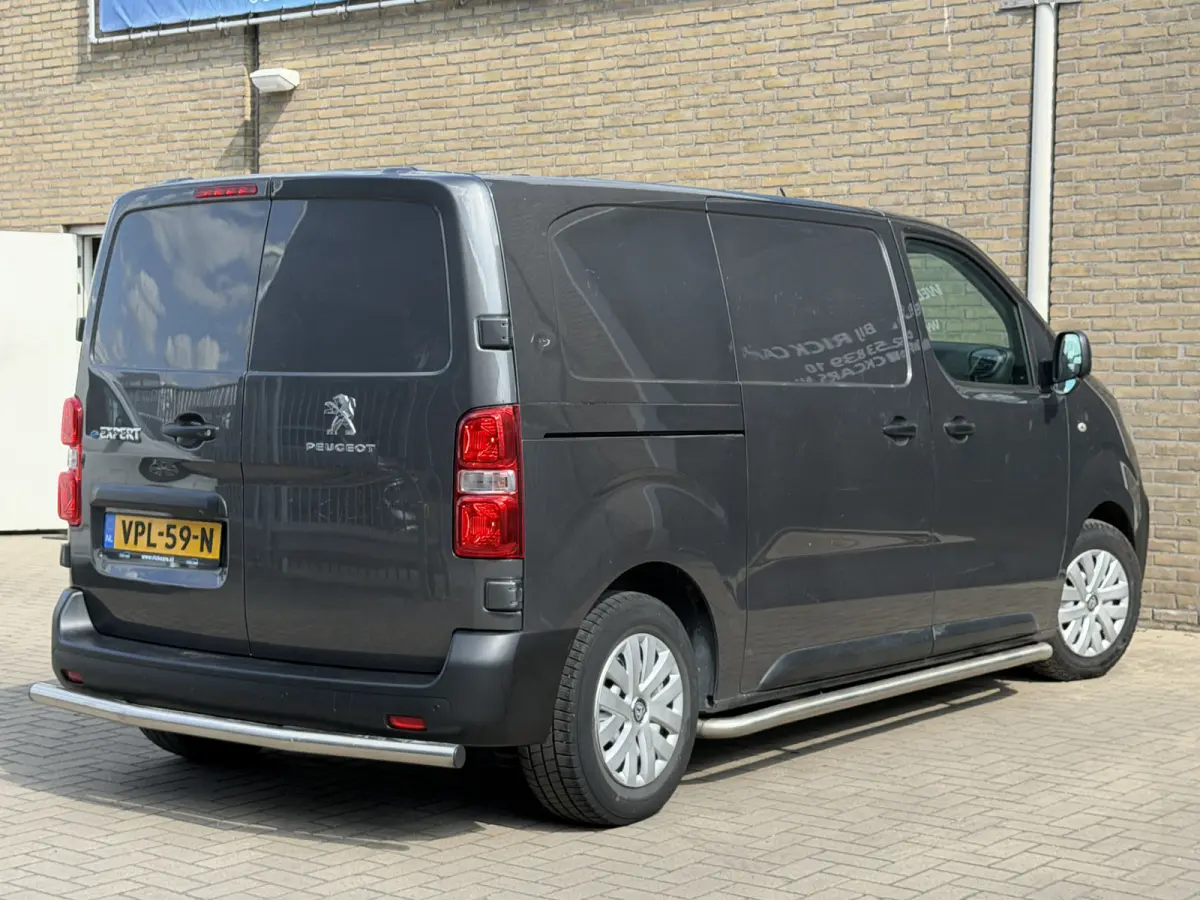 Standard Premium 136 PK 75 kWh Cruise Control