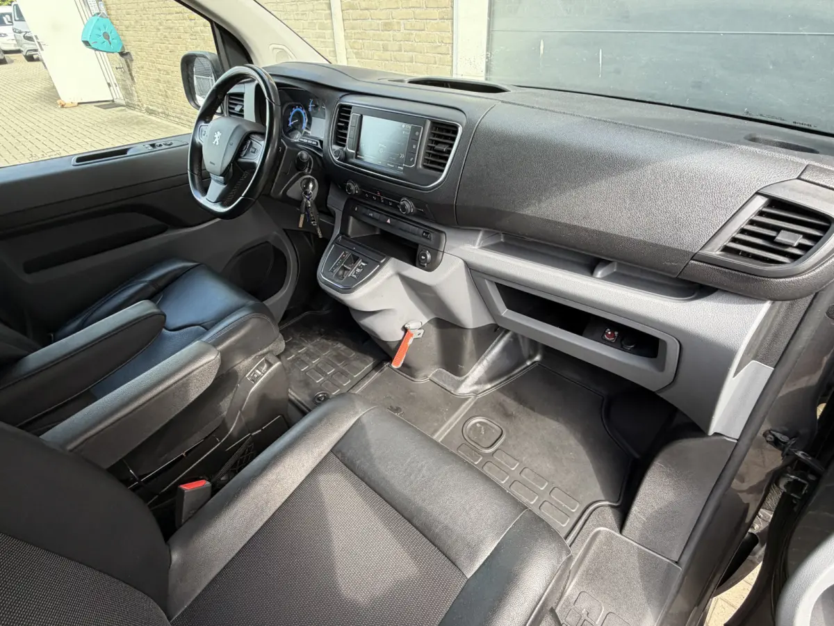 Standard Premium 136 PK 75 kWh Cruise Control