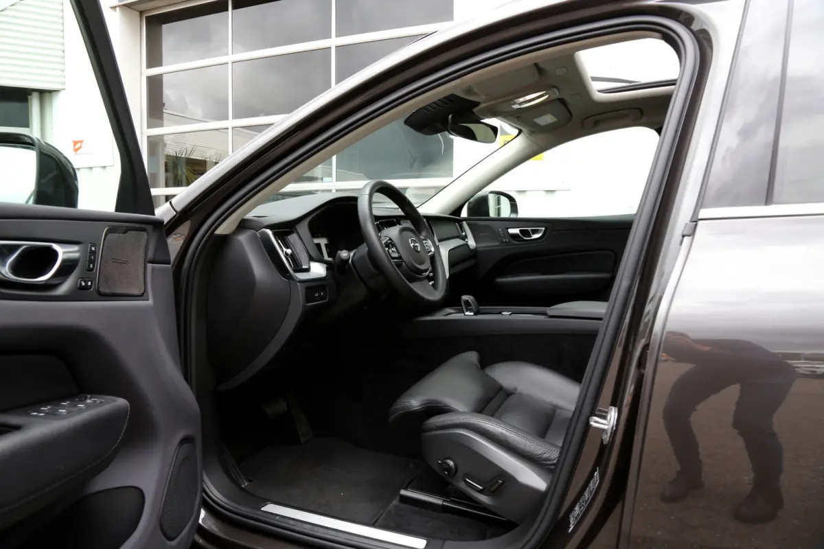 2.0 T6 Plug-in hybrid AWD Longe Range*Perfect Volvo Onderh.*Pano/Elek. Trekhaak/Leder/Stoelverw.V+A/Stuurverw./ACC/Pilot ass./360 Camera/Memorie/BLIS/Parkeersens.V+A/20 inch LM*