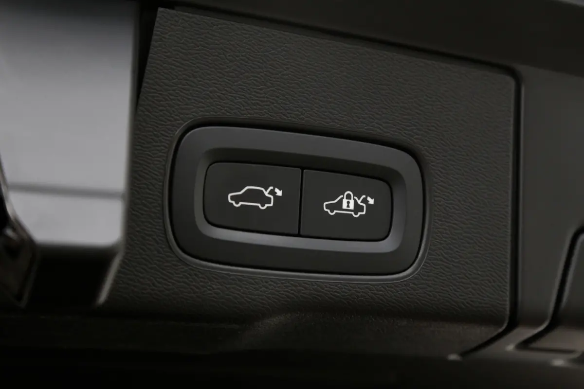 2.0 T6 Plug-in hybrid AWD Longe Range*Perfect Volvo Onderh.*Pano/Elek. Trekhaak/Leder/Stoelverw.V+A/Stuurverw./ACC/Pilot ass./360 Camera/Memorie/BLIS/Parkeersens.V+A/20 inch LM*