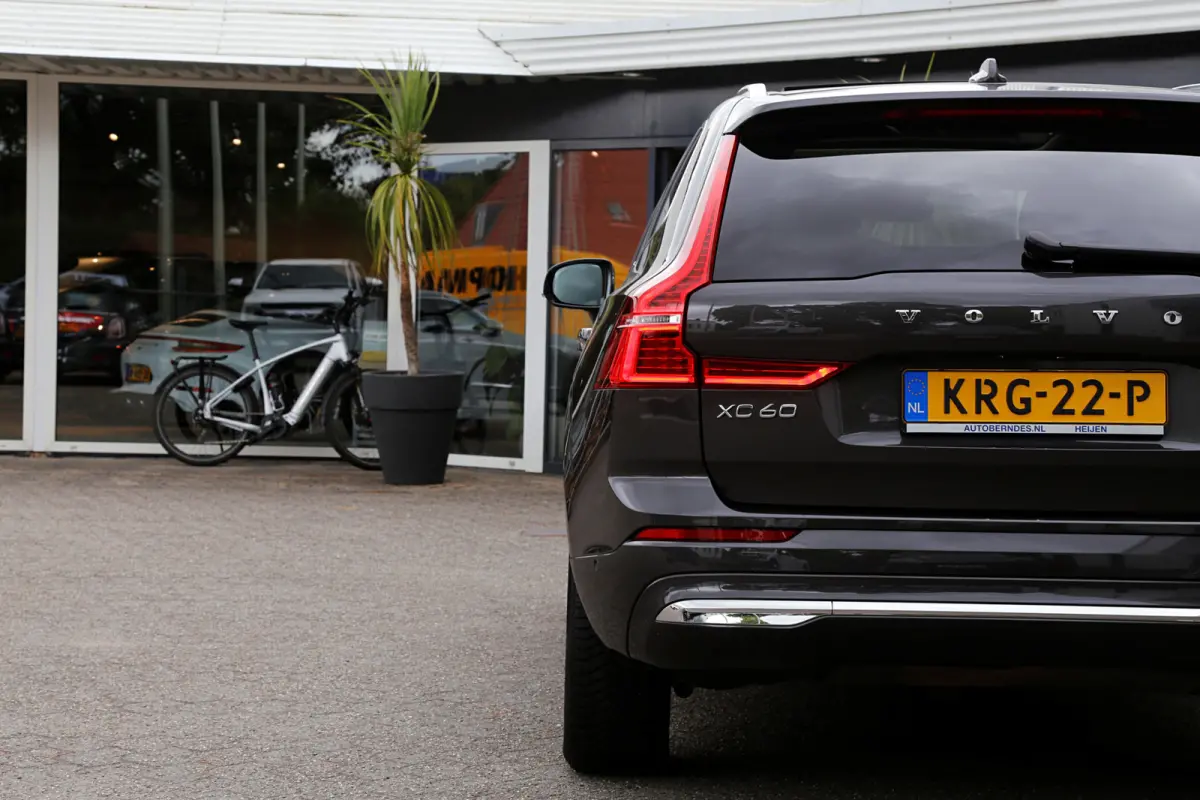 2.0 T6 Plug-in hybrid AWD Longe Range*Perfect Volvo Onderh.*Pano/Elek. Trekhaak/Leder/Stoelverw.V+A/Stuurverw./ACC/Pilot ass./360 Camera/Memorie/BLIS/Parkeersens.V+A/20 inch LM*