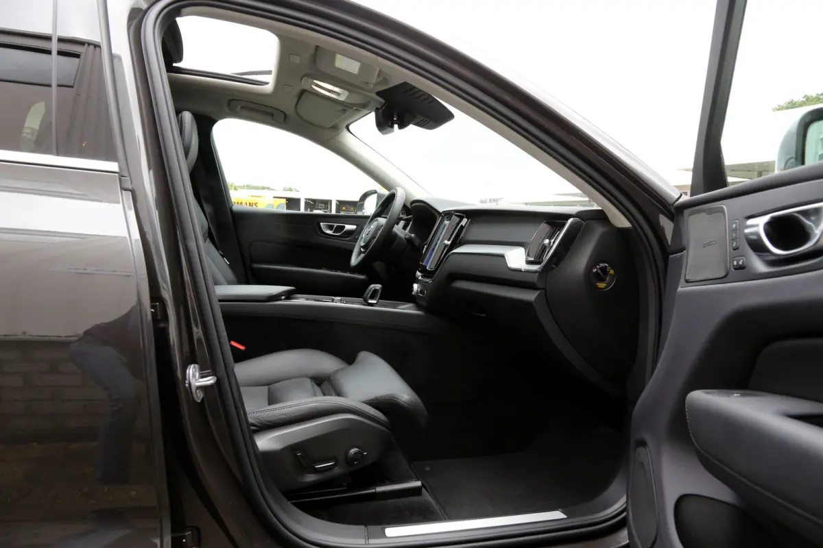 2.0 T6 Plug-in hybrid AWD Longe Range*Perfect Volvo Onderh.*Pano/Elek. Trekhaak/Leder/Stoelverw.V+A/Stuurverw./ACC/Pilot ass./360 Camera/Memorie/BLIS/Parkeersens.V+A/20 inch LM*