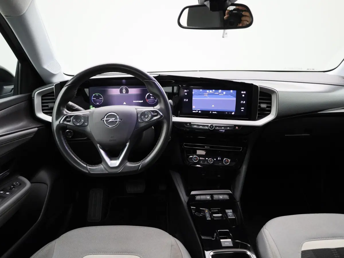 BEV 50kWh e-Elegance | NAVIGATIE | CAMERA | CRUISE CONTROL | APPLE CARPLAY | KEYLESS |