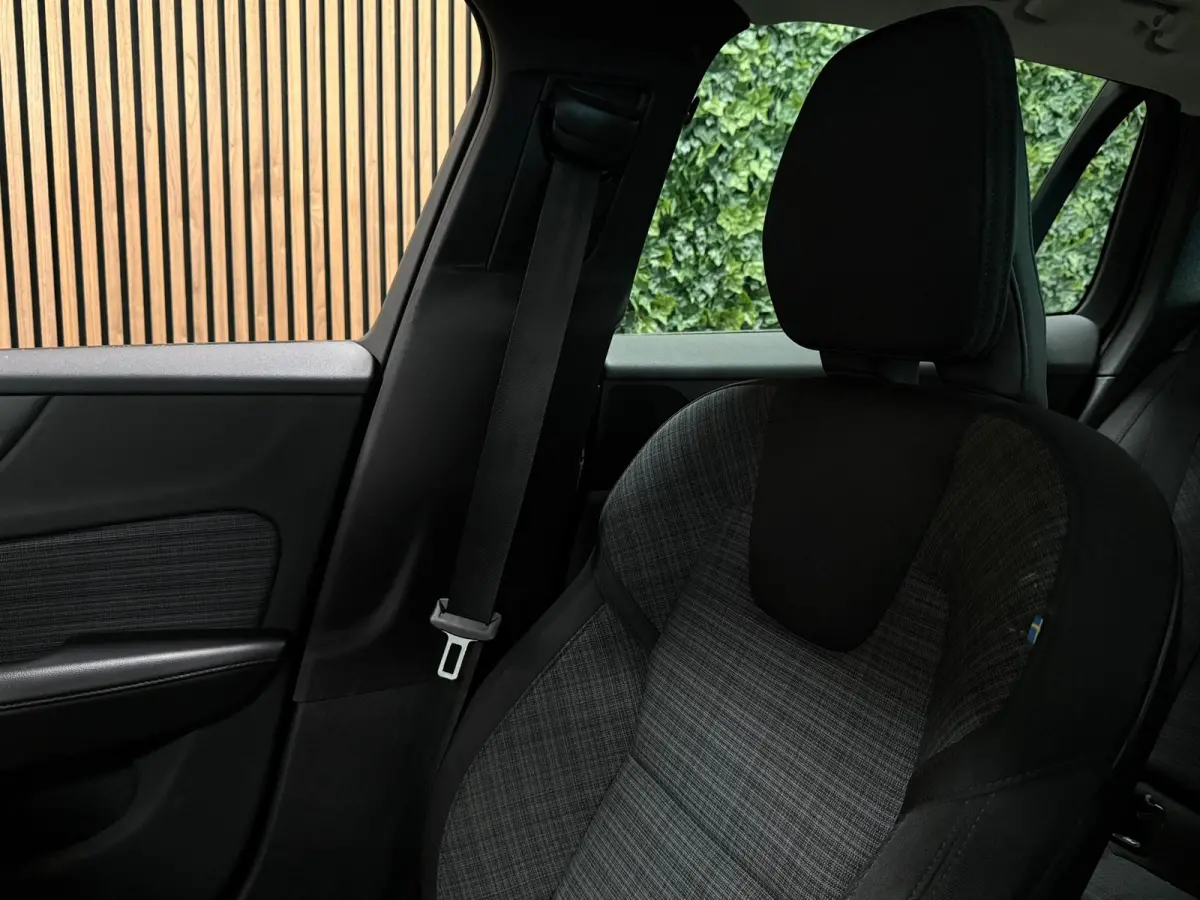 B3 Essential Edition | All Season Banden | Cruise Control | Google Infotainment | Parkeersensoren achter | Climate Control L+R | Regensensor | 17 Inch | DAB Radio | Apple Carplay/Android Aut