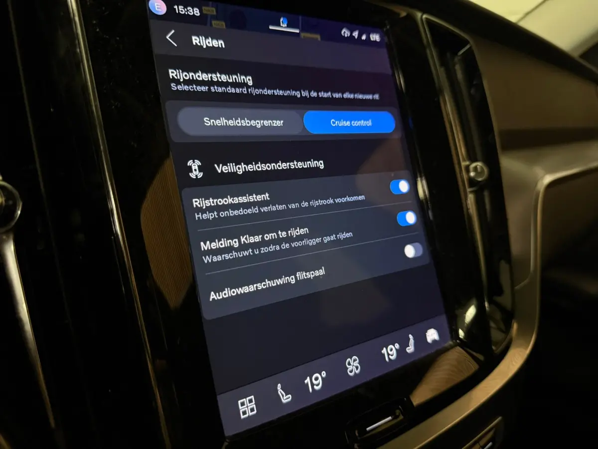 B3 Essential Edition | All Season Banden | Cruise Control | Google Infotainment | Parkeersensoren achter | Climate Control L+R | Regensensor | 17 Inch | DAB Radio | Apple Carplay/Android Aut