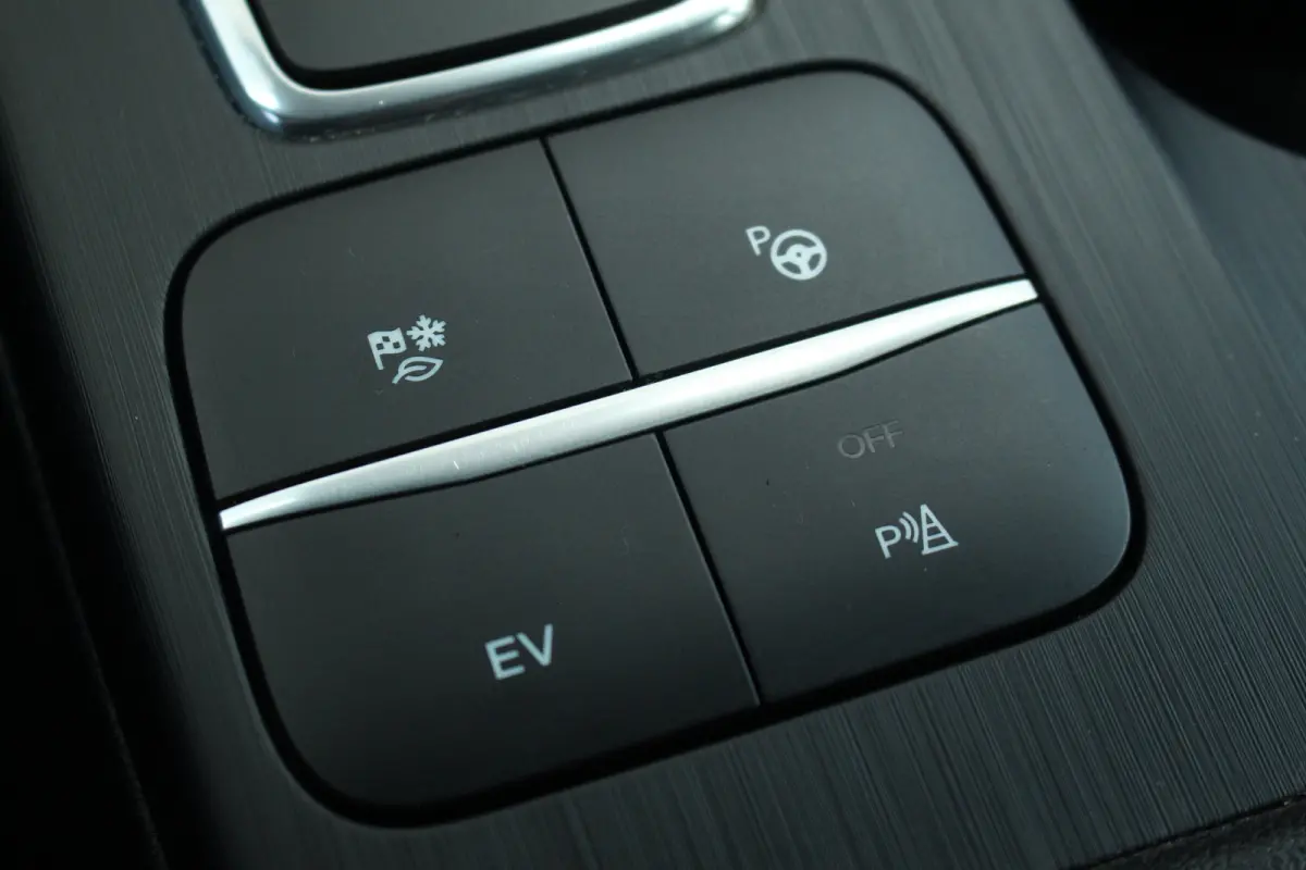 2.5 PHEV ST-Line | 360 Camera | Adap. Cruise C. | Winter Pakket | Keyless | LED | CarPlay | BLIS | Climate C. | PDC V&A | 360 Camera | Adap. Cruise C. | Winter Pakket | Keyless | LED | CarPl