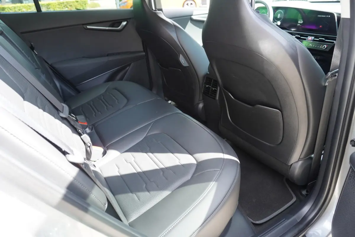 204pk Edition Advanced 64.8 kWh | Stoel / Stuurverwarming | Camera | Dashcam | Adaptive cruise
