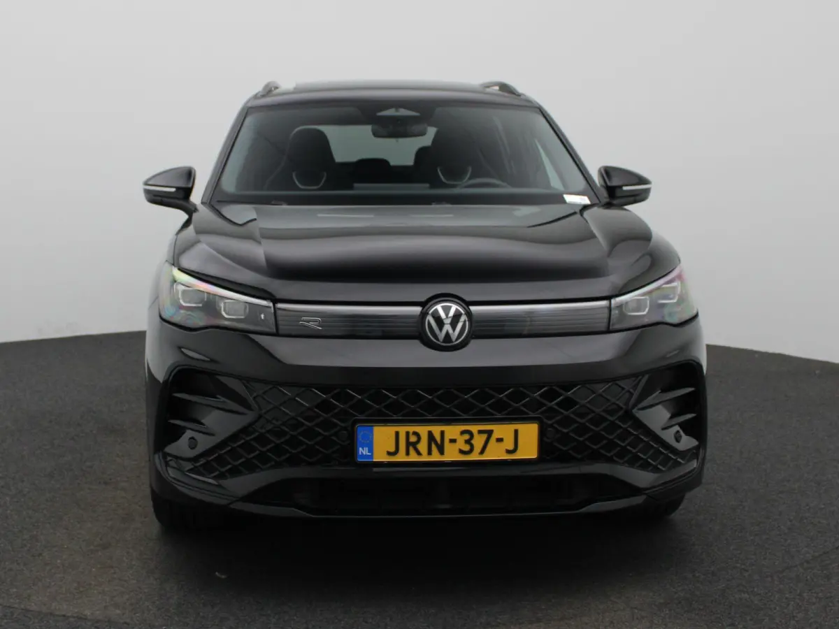 1.5 eHybrid R-Line Edition 204 PK| Origineel Nederlands | 1e Eigenaar | Panoramadak | Navigatie | Achteruitrijcamera | Achterklep Elektrisch