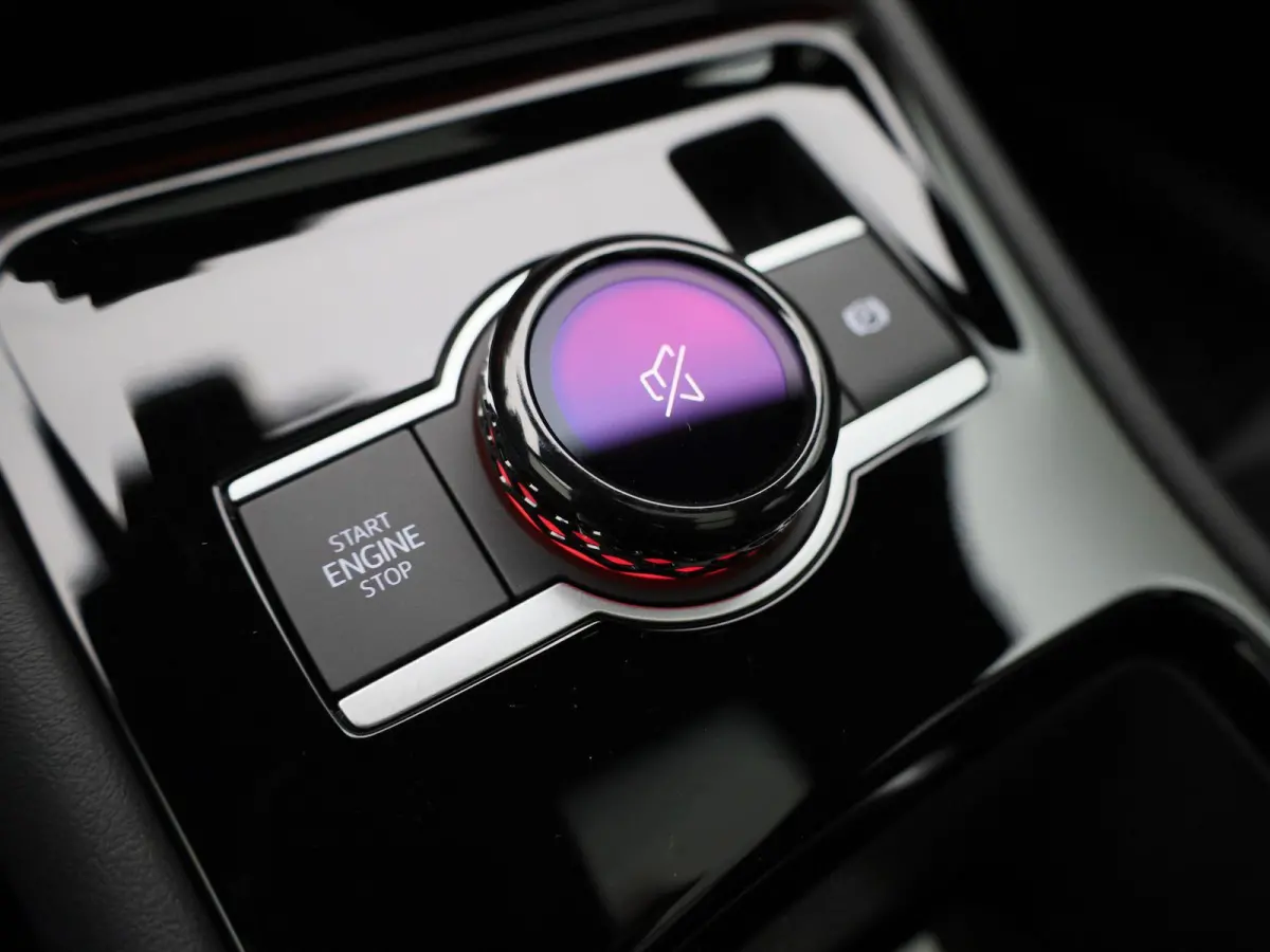 1.5 eHybrid R-Line Edition 204 PK| Origineel Nederlands | 1e Eigenaar | Panoramadak | Navigatie | Achteruitrijcamera | Achterklep Elektrisch